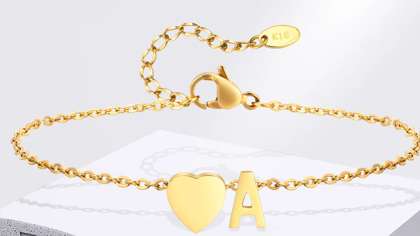 Merneith Anklets for Women, Gold Plated A-Z Letter Charm Bracelet Ankle  Cute Simple Gift Bracelet on Leg